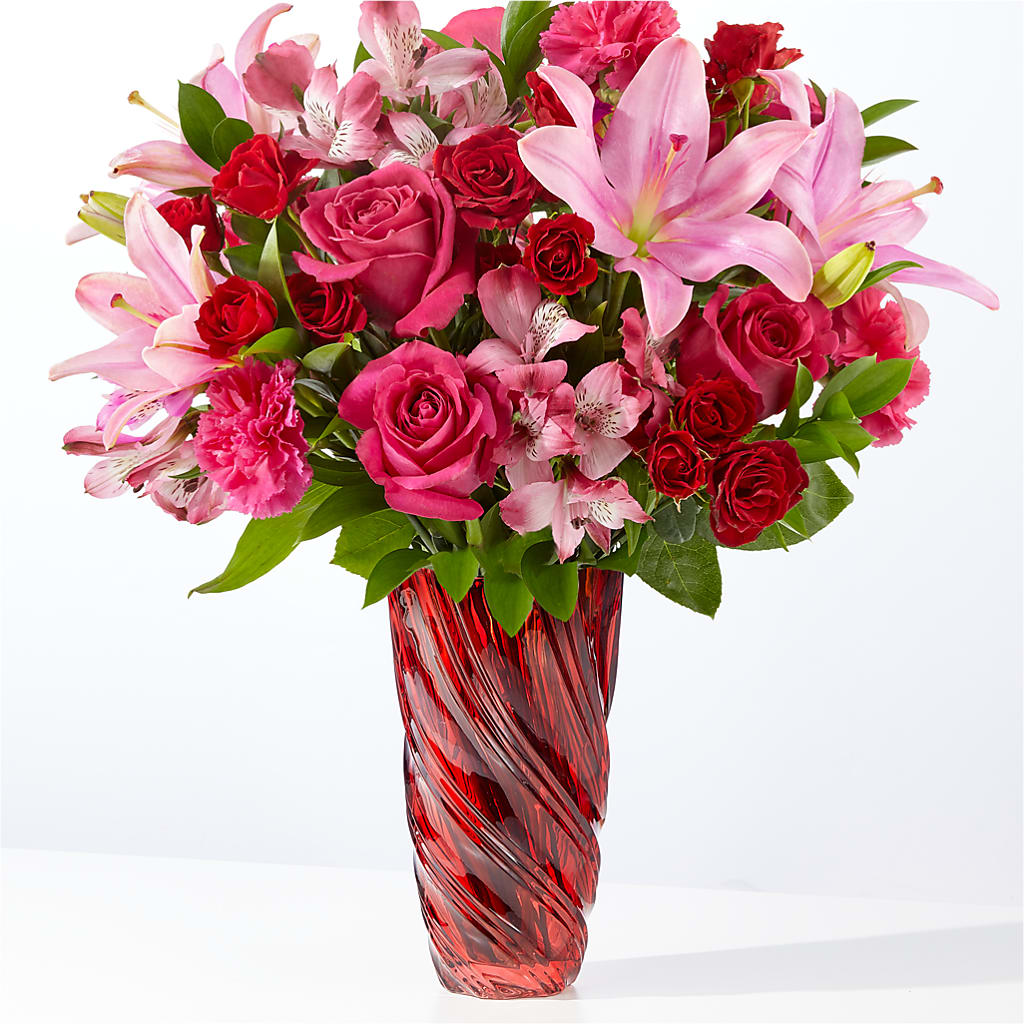 In Love Bouquet with Luxe Swirl Vase – Hummelstown Flowers, Hummelstown PA