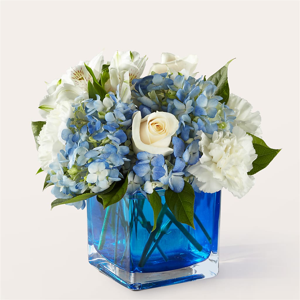 Soothing Waters Bouquet – Hummelstown Flowers, Hummelstown PA