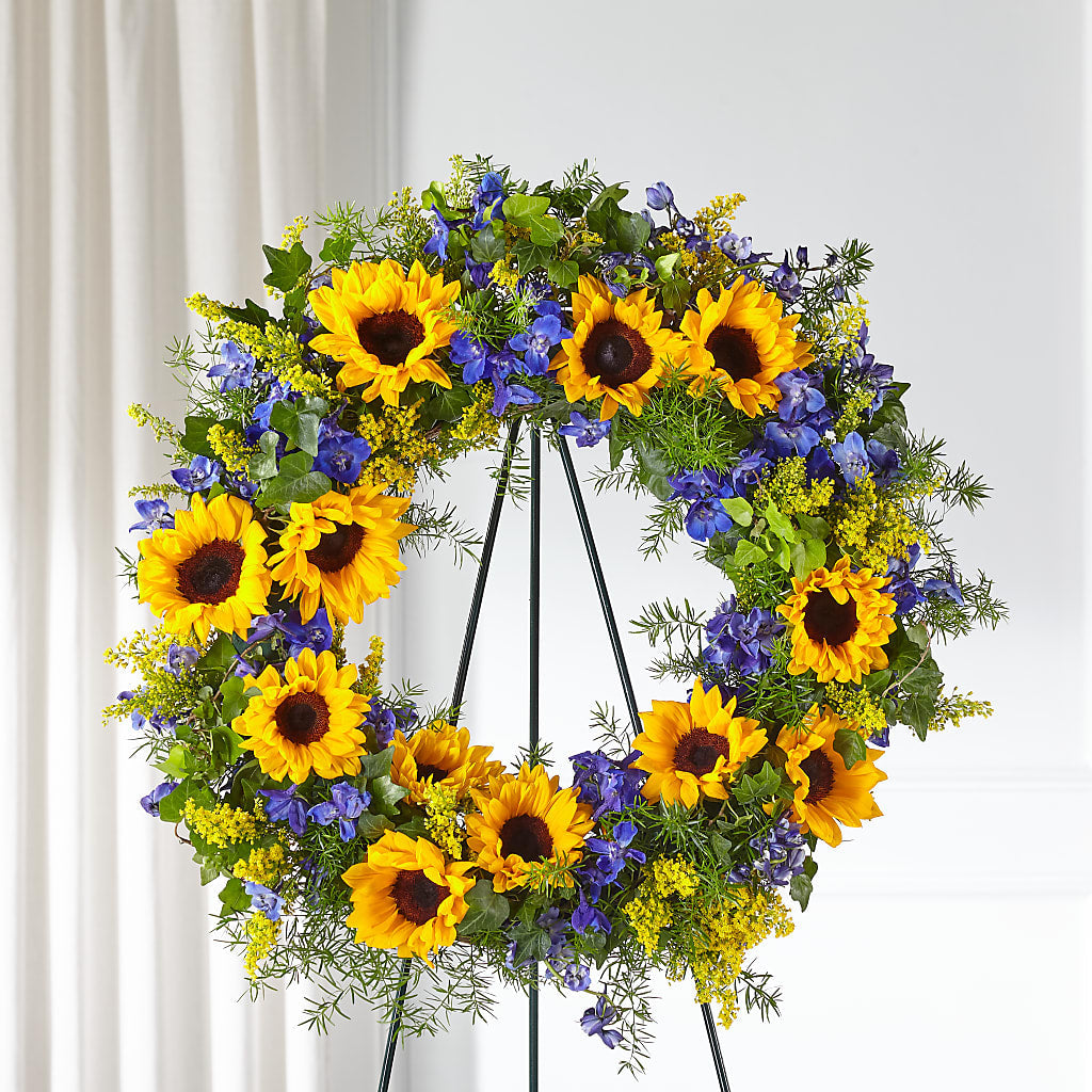 Bright Rays Wreath – Hummelstown Flowers, Hummelstown PA