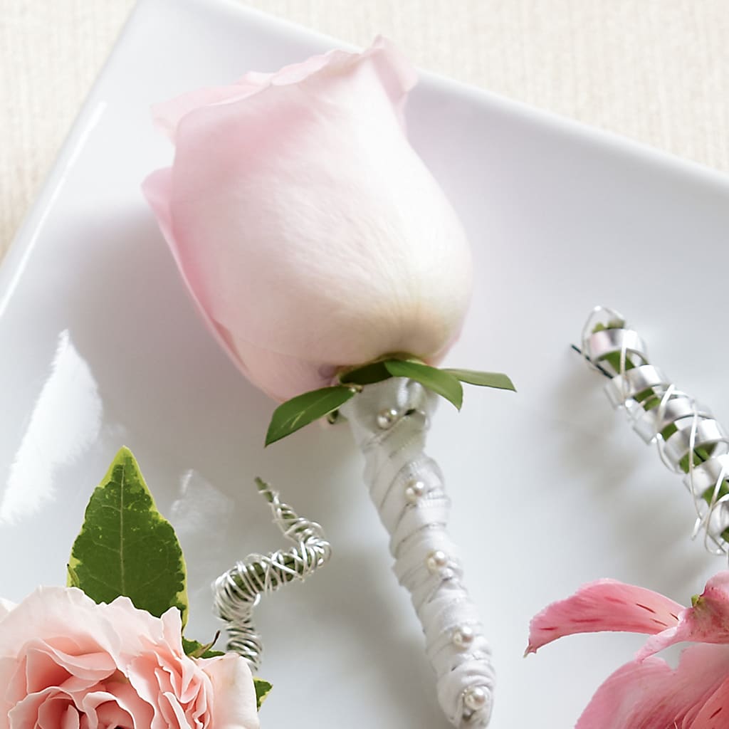 Pink Rose Boutonniere – Hummelstown Flowers, Hummelstown PA