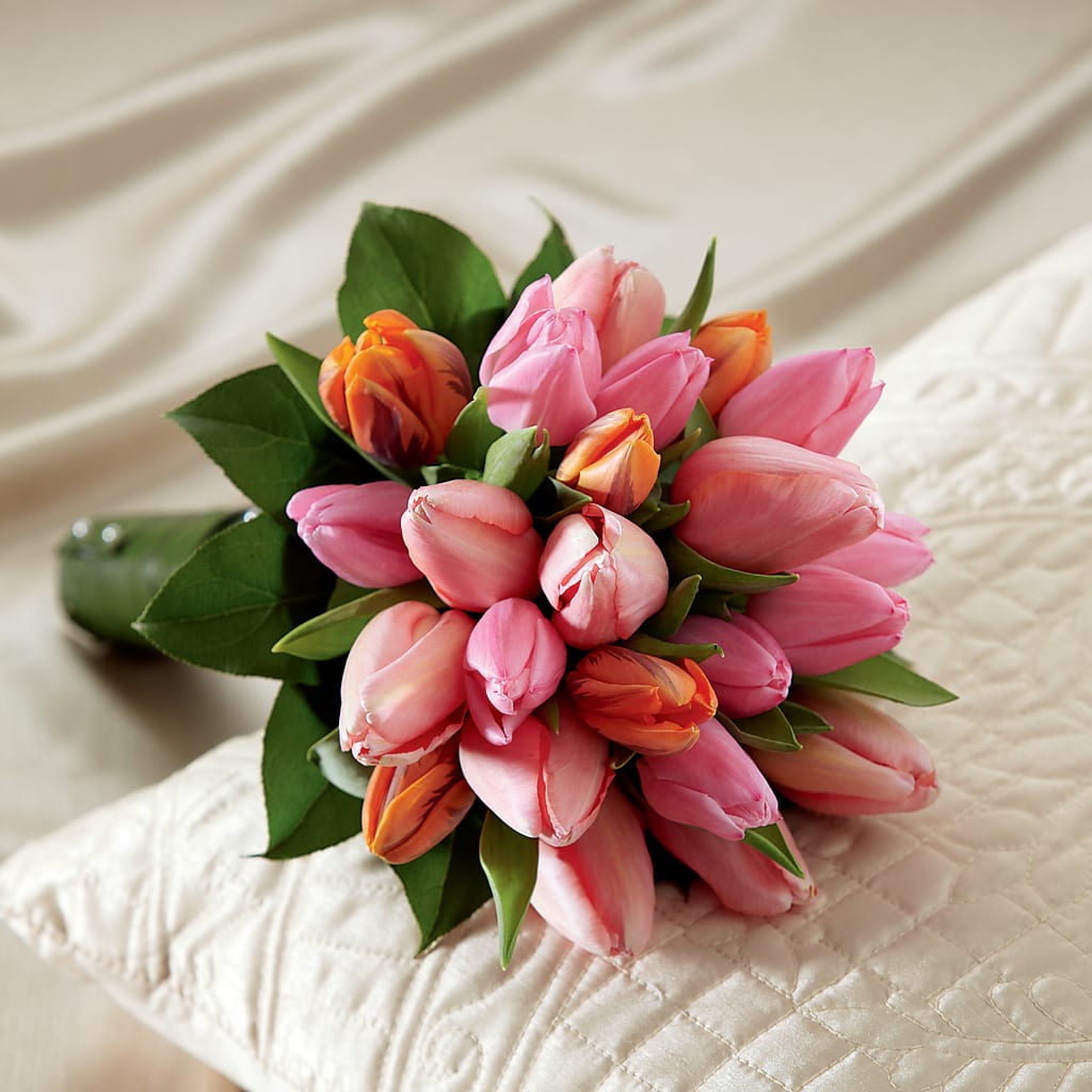 Embraceable Bouquet – Hummelstown Flowers, Hummelstown PA