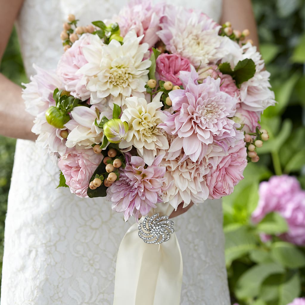 Heart's Promise Bouquet – Hummelstown Flowers, Hummelstown PA