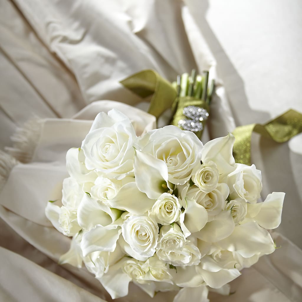 Serene Highness Bouquet – Hummelstown Flowers, Hummelstown PA