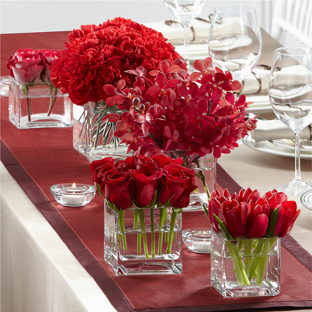 Modern Grace Centerpiece – Hummelstown Flowers, Hummelstown PA