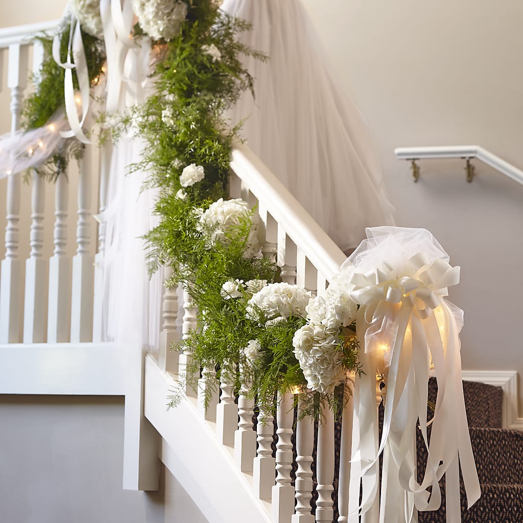Champagne Dreams Garland – Hummelstown Flowers, Hummelstown PA