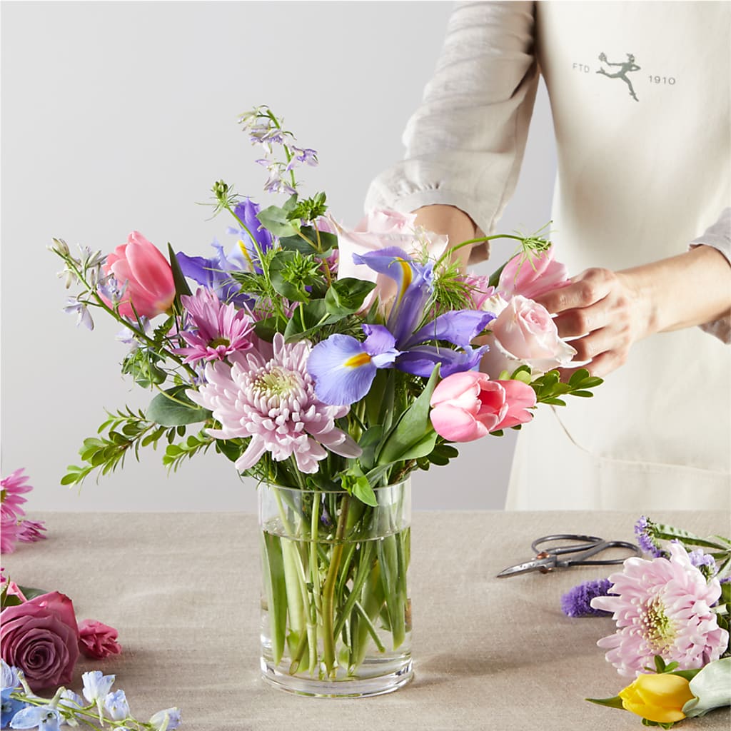 Pastel Tradition - A Florist Original –  Hummelstown Flowers, Hummelstown PA