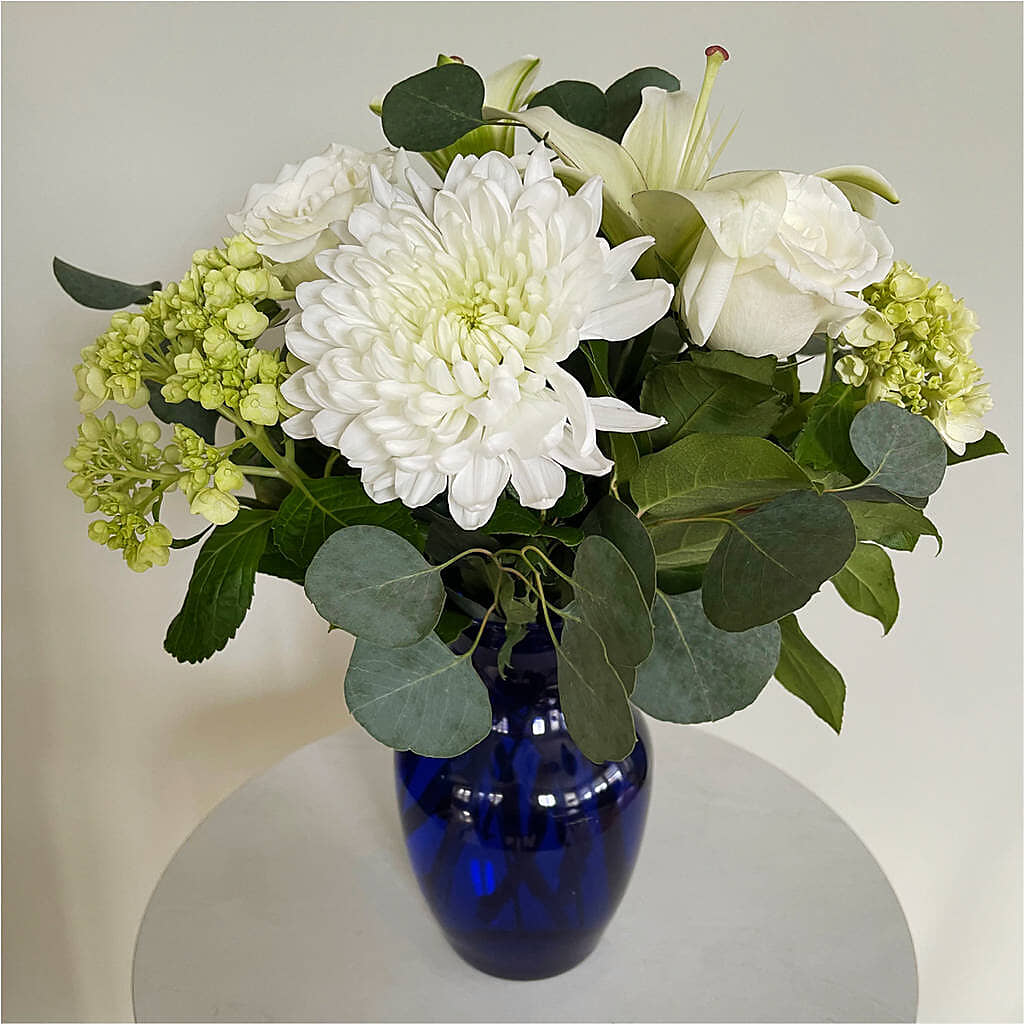 Snowy Dreams Bouquet –  Hummelstown Flowers, Hummelstown PA