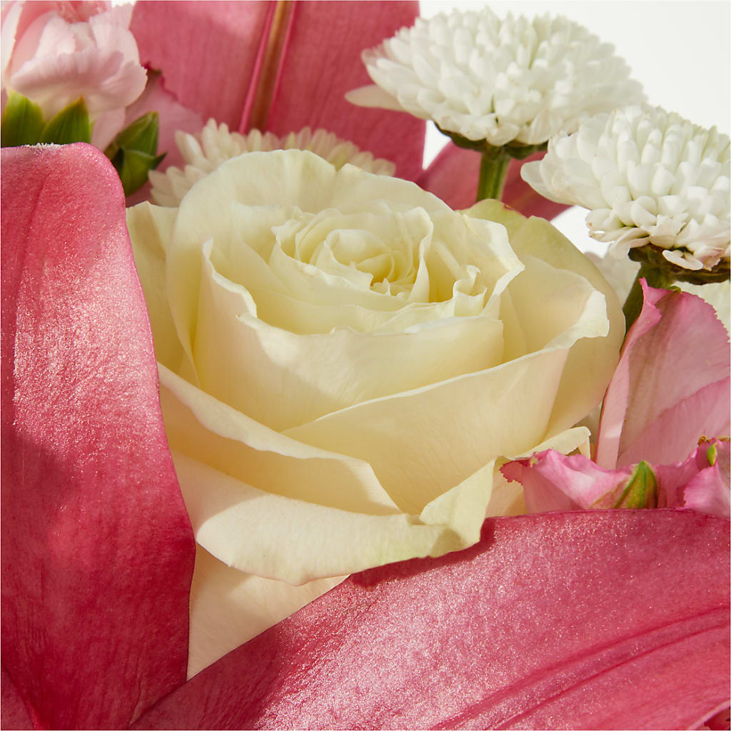 Piece of Cake Bouquet –  Hummelstown Flowers, Hummelstown PA