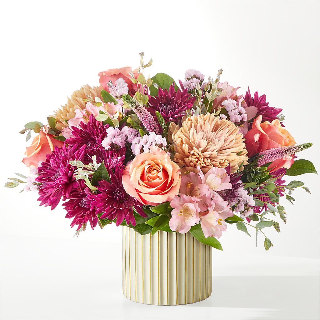 Berry Cobbler Bouquet with Ivory Vase –  Hummelstown Flowers, Hummelstown PA