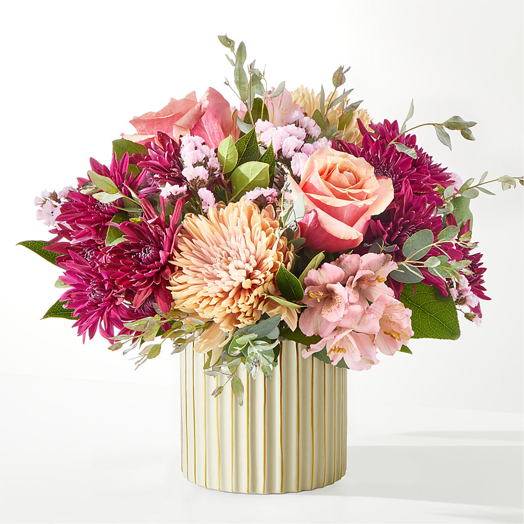 Berry Cobbler Bouquet with Ivory Vase –  Hummelstown Flowers, Hummelstown PA