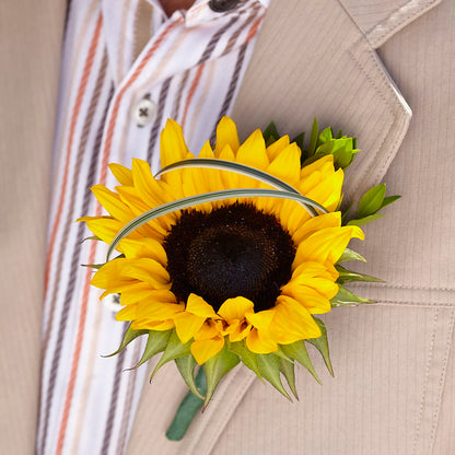 Free Spirit Boutonniere –  Hummelstown Flowers, Hummelstown PA